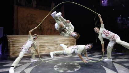 Skipping Rope from the show JOYÀ