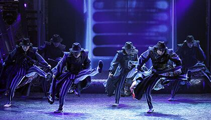 Smooth Criminal du spectacle Michael Jackson One du Cirque du Soleil