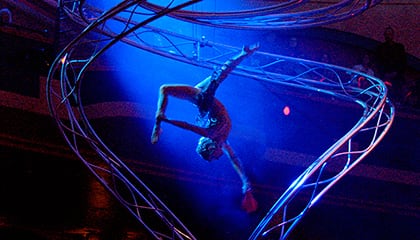 Aurora du spectacle «O» du Cirque du Soleil