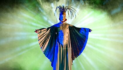 Barge du spectacle «O» du Cirque du Soleil