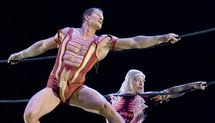 Bateau du spectacle «O» du Cirque du Soleil