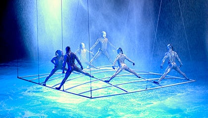 Cadre du spectacle «O» du Cirque du Soleil