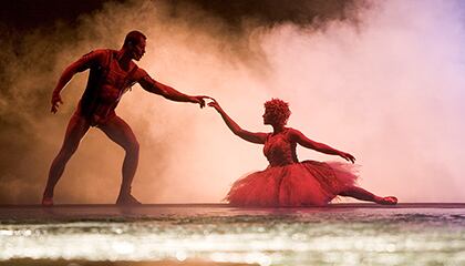 Character du spectacle «O» du Cirque du Soleil